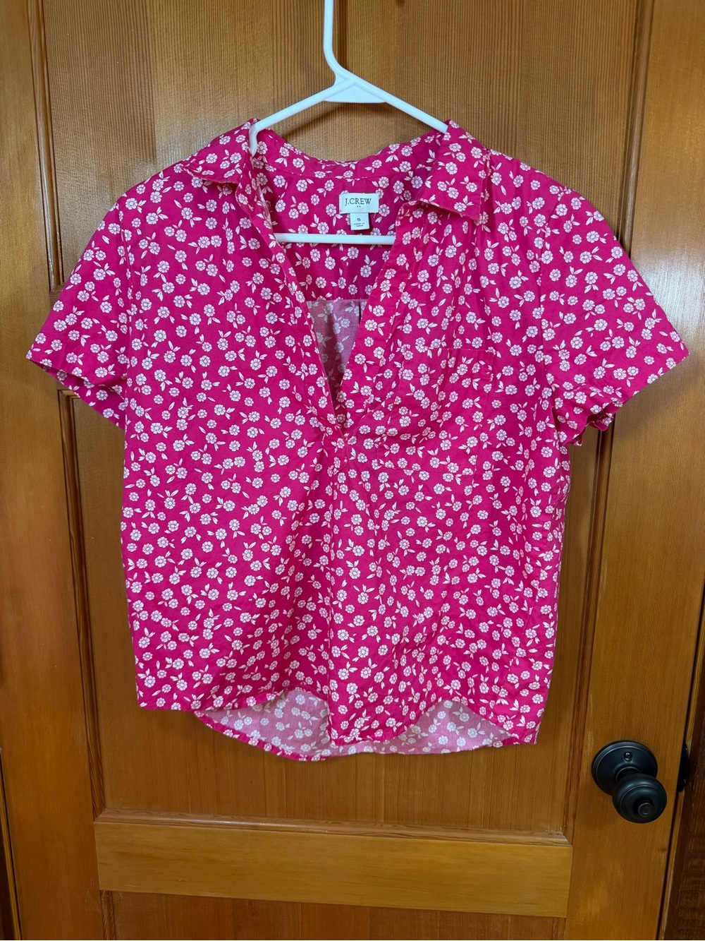 J.Crew Hot Pink Floral Short Sleeve Button Up Camp Shirt Size Medium M Barbie